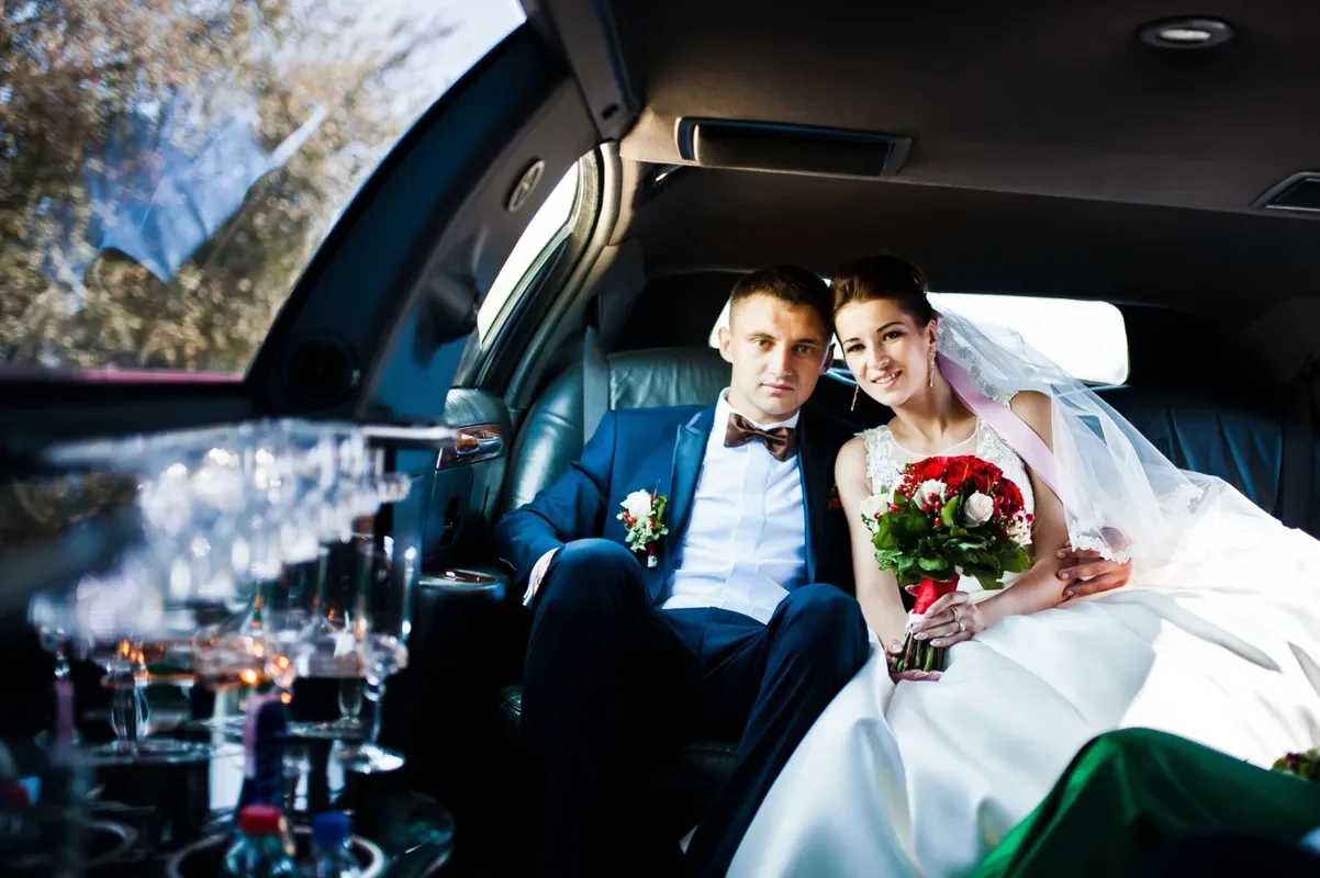 wedding-limo-service-Toronto-Wedding-Limo-Service