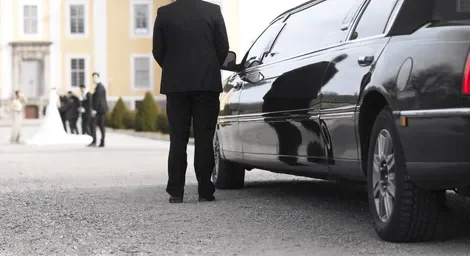 The Ultimate Toronto Wedding Checklist: Toronto Wedding Limo Service